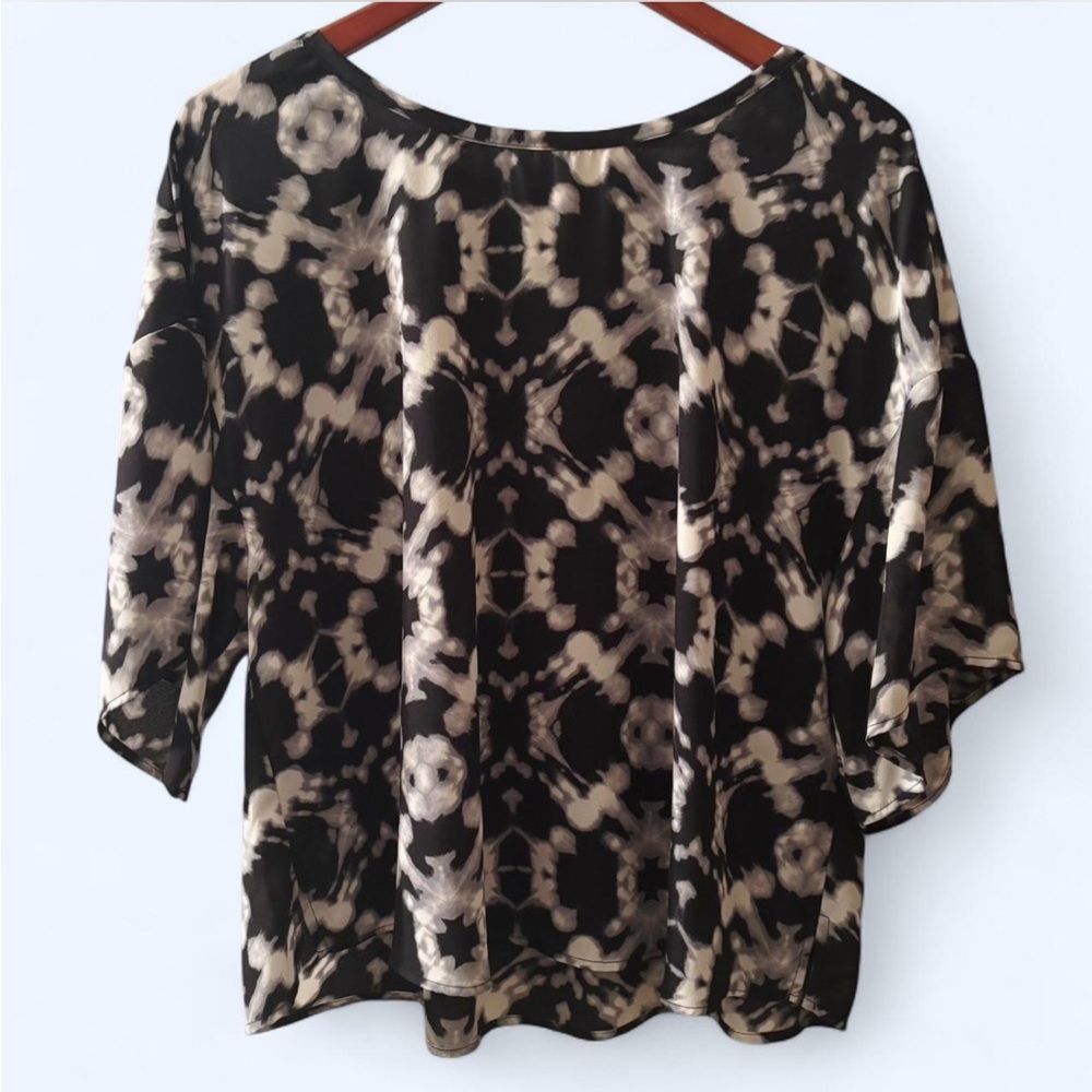 Elegant Black and Cream Women's Top